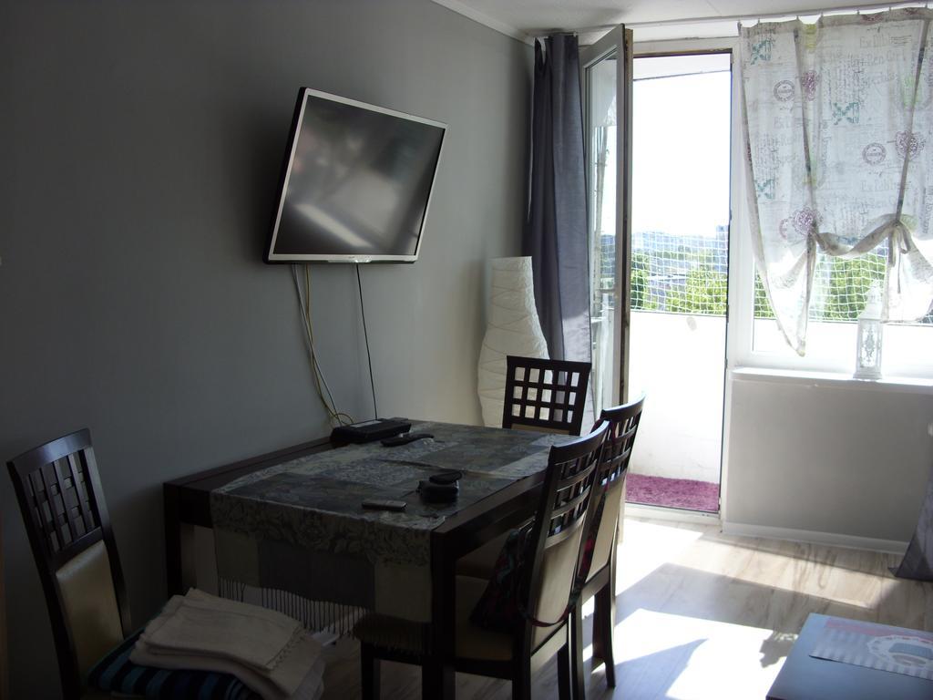 Apartament Obroncow Wybrzeza Apartment Gdansk Room photo